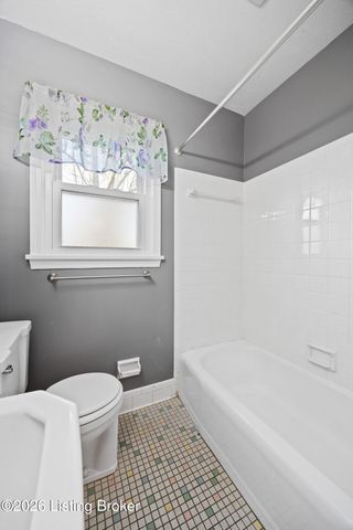 5428 Sunnybrook Dr, Louisville, KY 40214