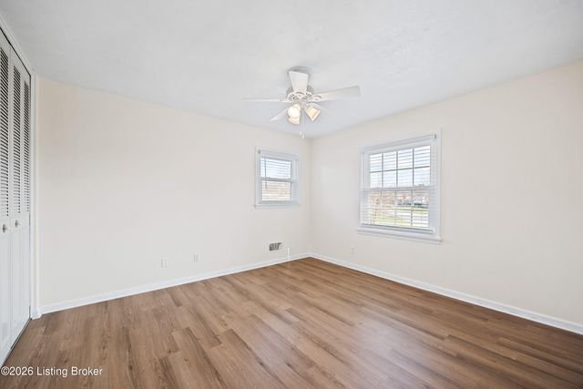 5428 Sunnybrook Dr, Louisville, KY 40214