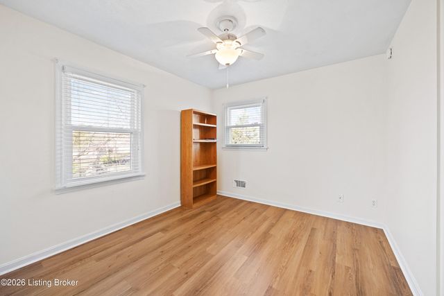 5428 Sunnybrook Dr, Louisville, KY 40214