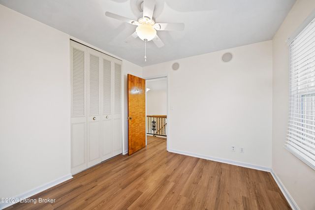 5428 Sunnybrook Dr, Louisville, KY 40214