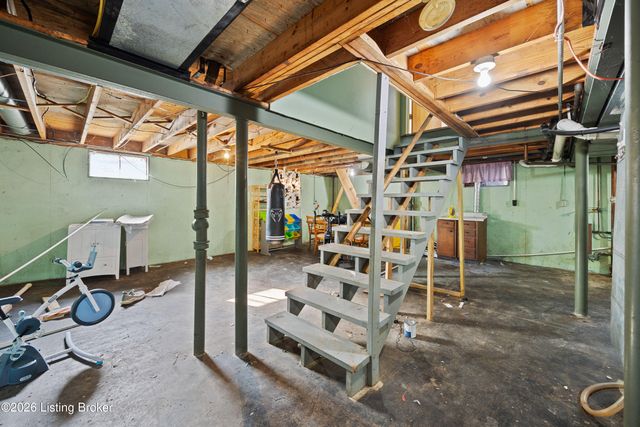 5428 Sunnybrook Dr, Louisville, KY 40214