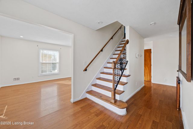 5428 Sunnybrook Dr, Louisville, KY 40214