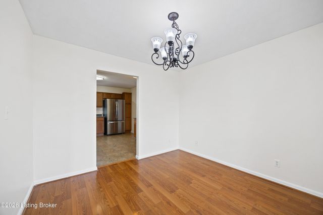 5428 Sunnybrook Dr, Louisville, KY 40214