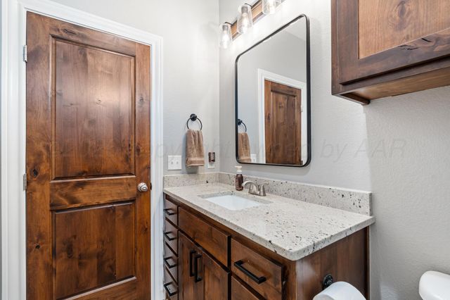 1201 E CEMETERY Road, Canyon, TX 79015