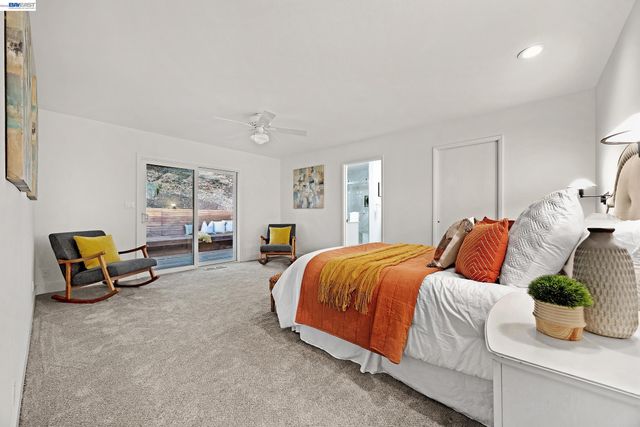 3364 Walnut Ln, Lafayette, CA 94549