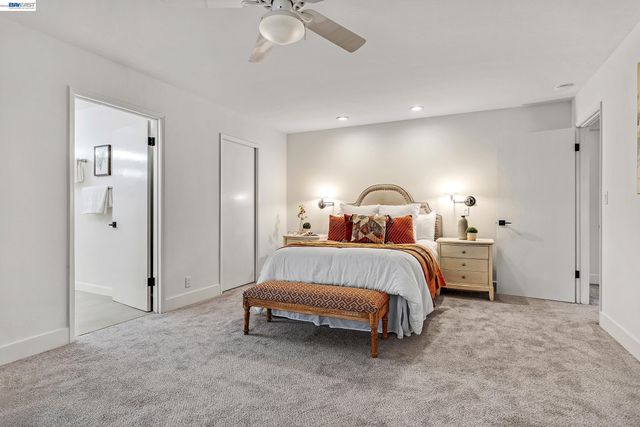 3364 Walnut Ln, Lafayette, CA 94549