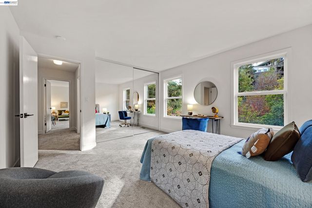 3364 Walnut Ln, Lafayette, CA 94549