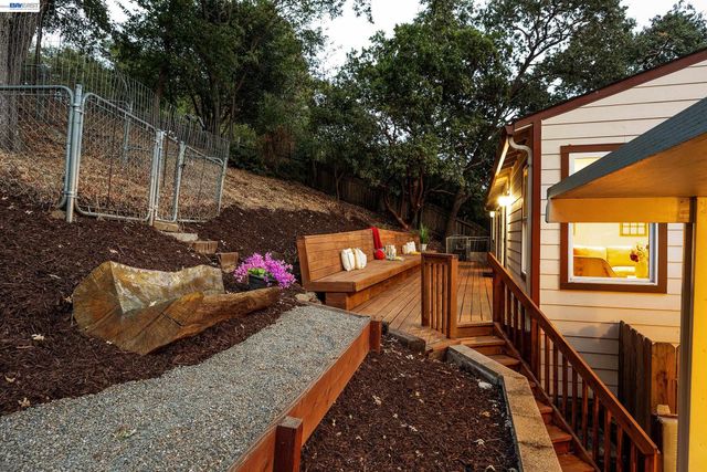 3364 Walnut Ln, Lafayette, CA 94549