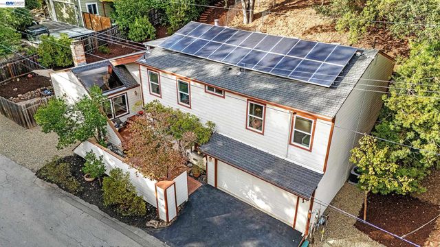 3364 Walnut Ln, Lafayette, CA 94549