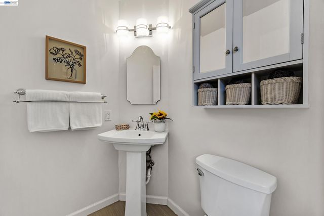 3364 Walnut Ln, Lafayette, CA 94549
