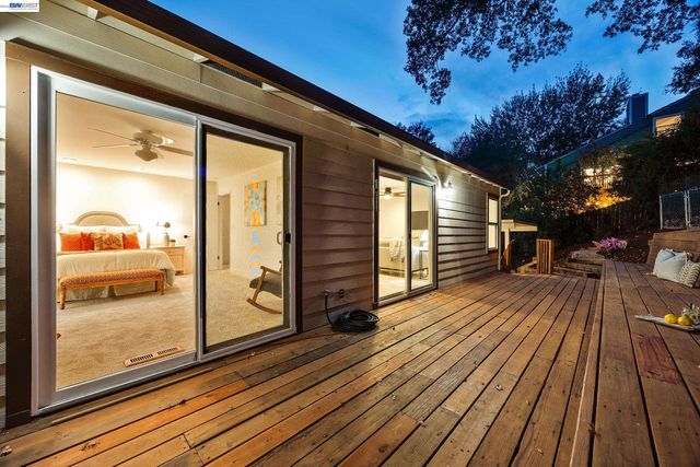 3364 Walnut Ln, Lafayette, CA 94549