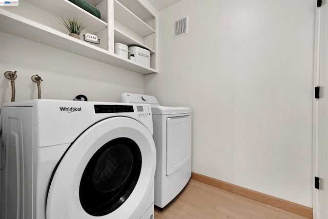 3364 Walnut Ln, Lafayette, CA 94549