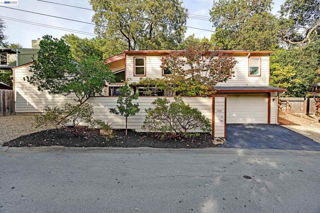 3364 Walnut Ln, Lafayette, CA 94549