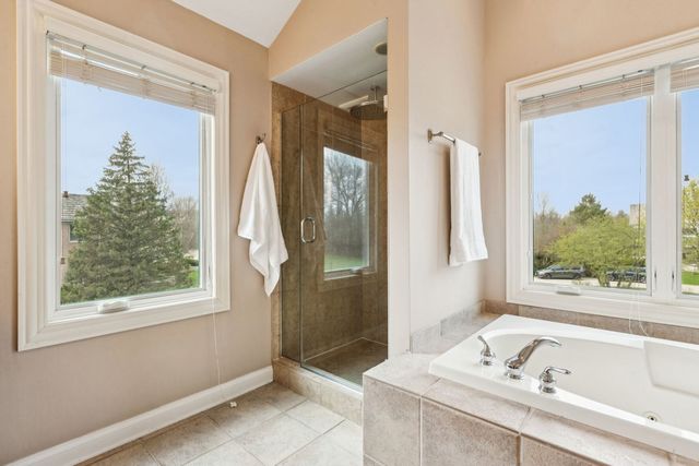 14101 W Rodmell Court, Libertyville, IL 60048