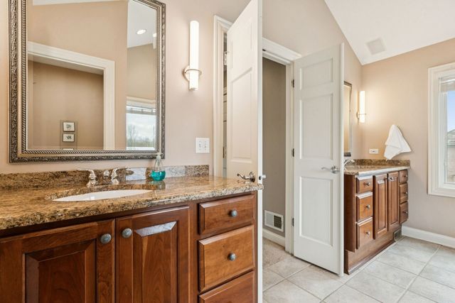 14101 W Rodmell Court, Libertyville, IL 60048