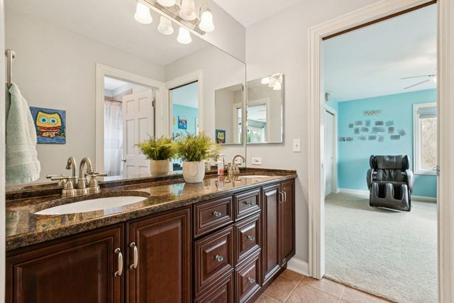 14101 W Rodmell Court, Libertyville, IL 60048