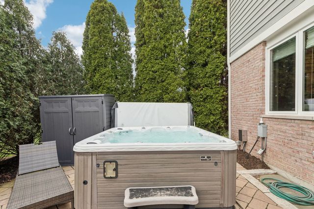 14101 W Rodmell Court, Libertyville, IL 60048