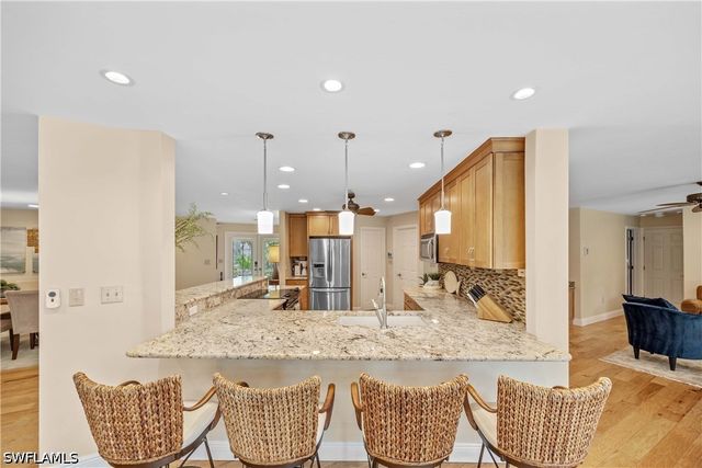 675 Harbour DR, Naples, FL 34103