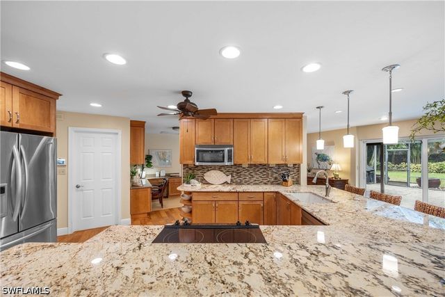 675 Harbour DR, Naples, FL 34103