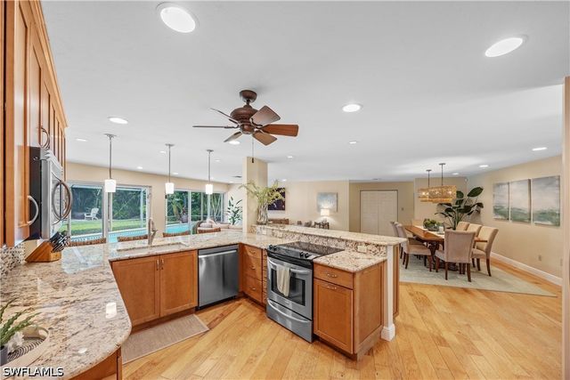 675 Harbour DR, Naples, FL 34103