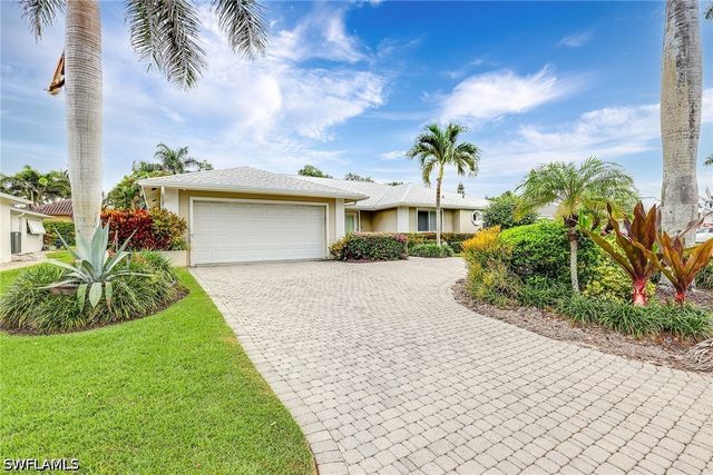 675 Harbour DR, Naples, FL 34103