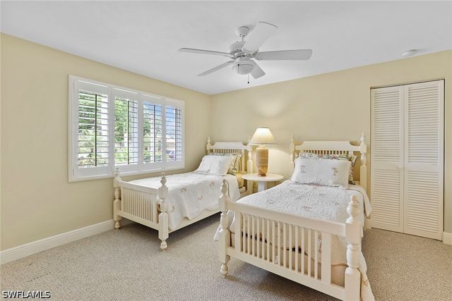 675 Harbour DR, Naples, FL 34103