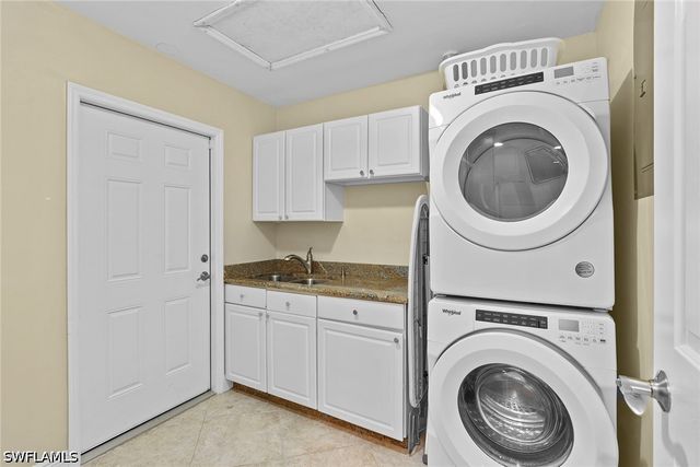 675 Harbour DR, Naples, FL 34103