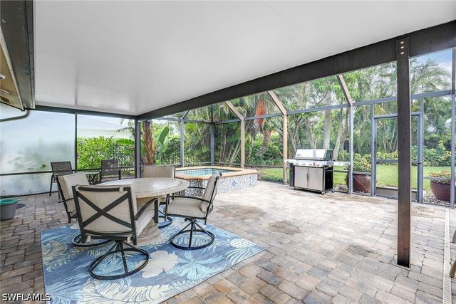 675 Harbour DR, Naples, FL 34103