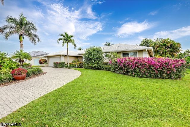 675 Harbour DR, Naples, FL 34103