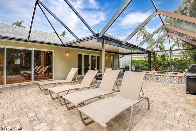 675 Harbour DR, Naples, FL 34103