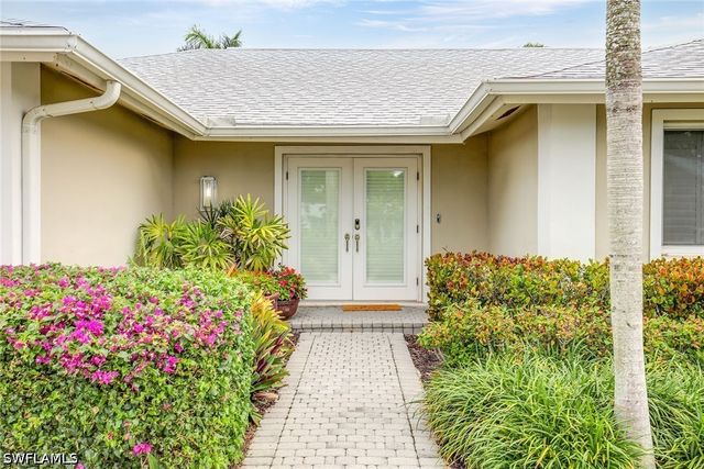 675 Harbour DR, Naples, FL 34103
