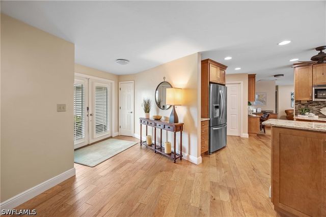 675 Harbour DR, Naples, FL 34103