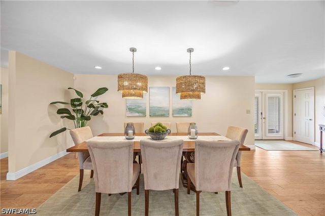 675 Harbour DR, Naples, FL 34103