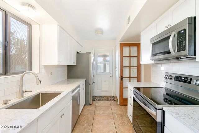 1118 E LAGUNA Drive, Tempe, AZ 85282