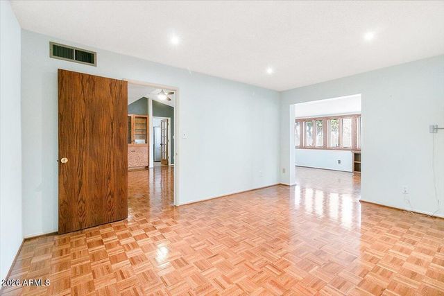 1118 E LAGUNA Drive, Tempe, AZ 85282