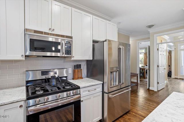 402 Rossburn Way, Chapel Hill, NC 27516