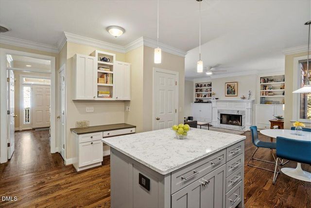 402 Rossburn Way, Chapel Hill, NC 27516