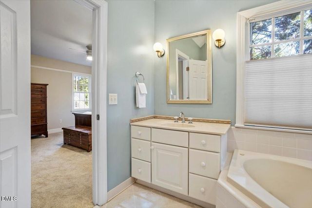 402 Rossburn Way, Chapel Hill, NC 27516