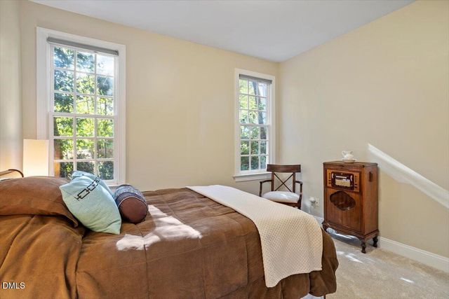 402 Rossburn Way, Chapel Hill, NC 27516