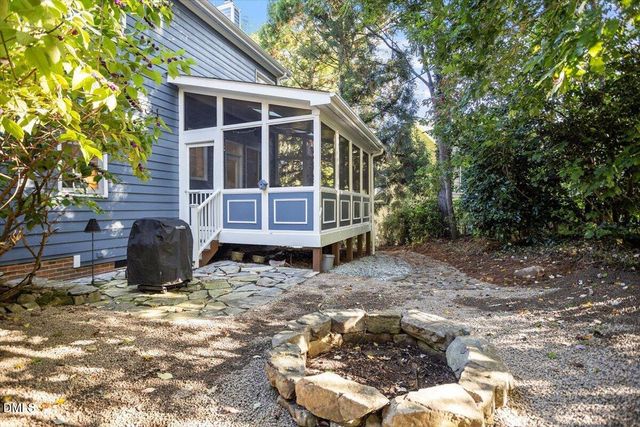 402 Rossburn Way, Chapel Hill, NC 27516