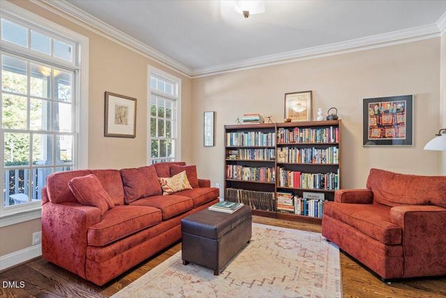 402 Rossburn Way, Chapel Hill, NC 27516