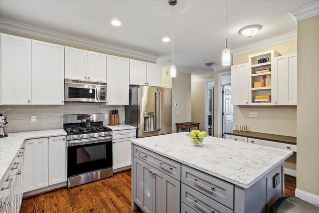 402 Rossburn Way, Chapel Hill, NC 27516