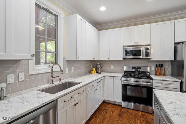 402 Rossburn Way, Chapel Hill, NC 27516