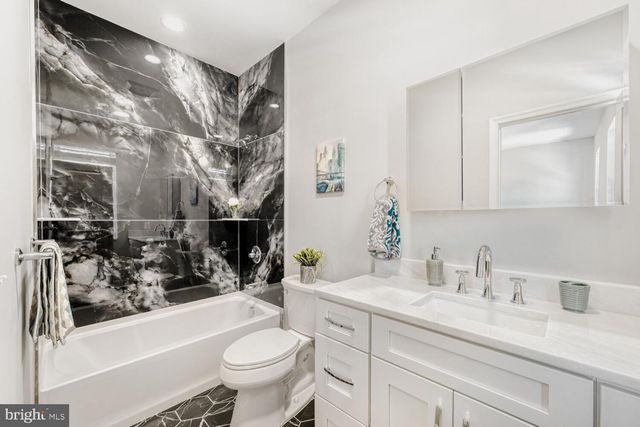 620 N HILTON ST, Baltimore, MD 21229