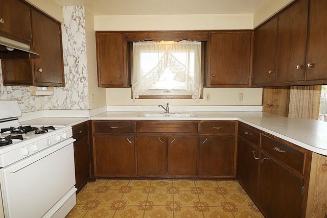 2007 N 27th STREET, Sheboygan, WI 53081