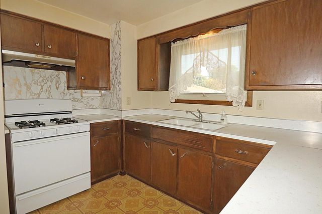 2007 N 27th STREET, Sheboygan, WI 53081