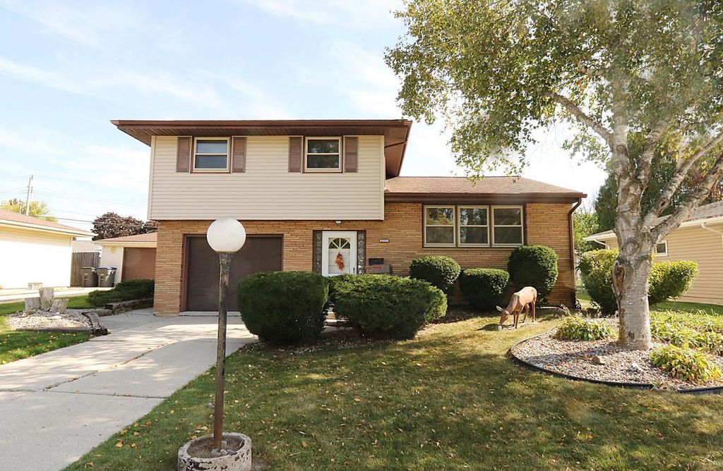 2007 N 27th STREET, Sheboygan, WI 53081