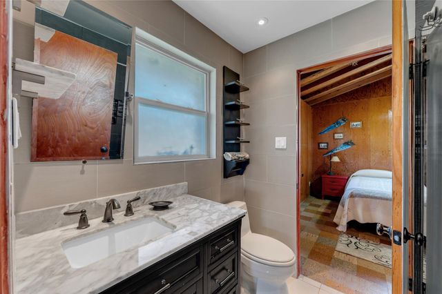 212 Baker LN, Burnet, TX 78611