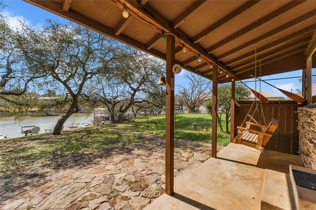 212 Baker LN, Burnet, TX 78611