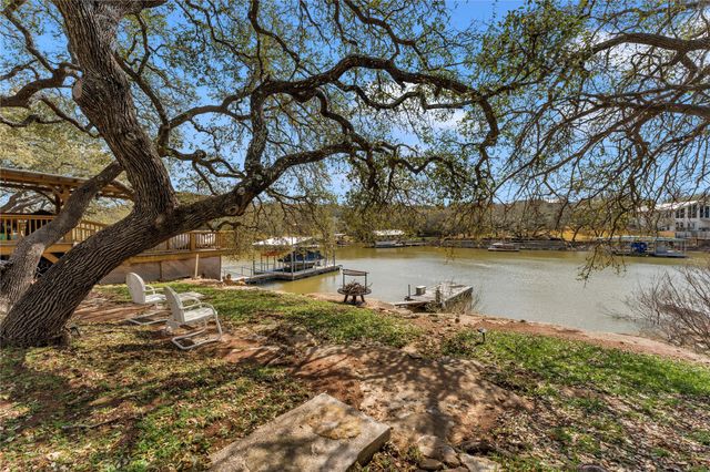 212 Baker LN, Burnet, TX 78611